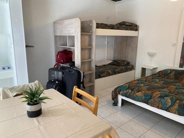 Vyvyrun974 Apartment Les Cocos ภายนอก รูปภาพ